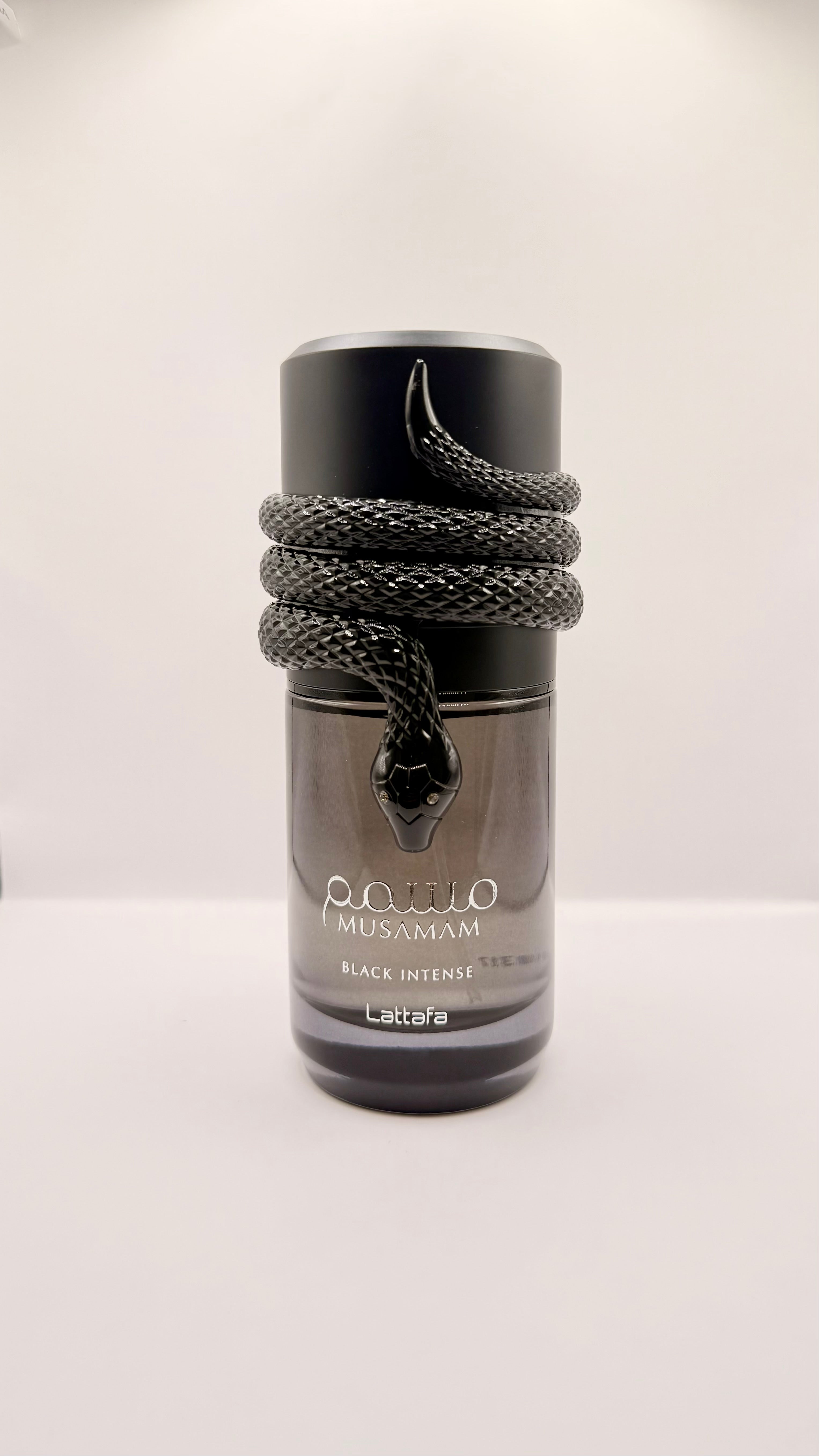 Musamam Black Intense Lattafa | Perfume Árabe Masculino Oriental Especiado | EDP 100ml